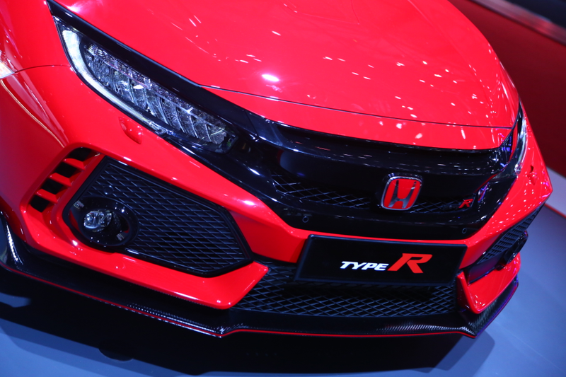 Illustration for article titled The 2018 Honda Civic Type R Is Ridiculous In All The Right Ways